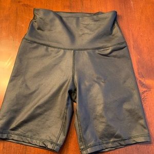 aerie biker shorts - black